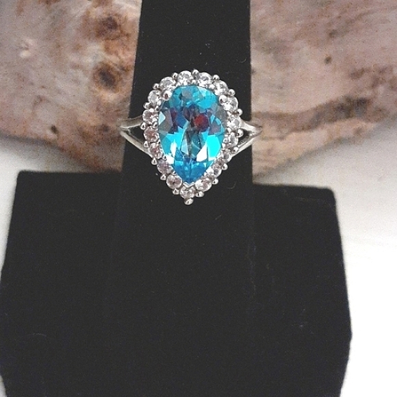PREMIUM BLUE TOPAZ RING - Picture 2 of 8